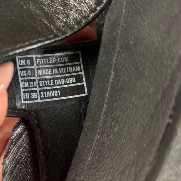 FITFLOP Women’s Black Fino Feather Toe-Post Wedge Sandals size: 8 - Picture 8 of 9